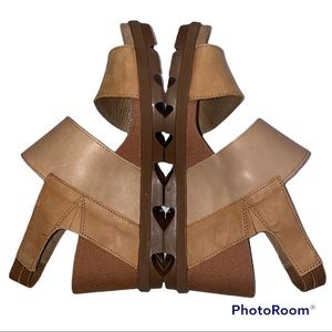 Sorel Joanie II slingback wedge sandy tan sandals 9 stretchy straps rubber sole